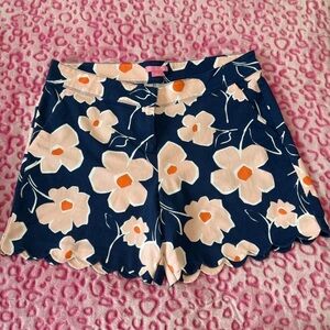 16 Women’s Isaac Mizrahi Navy Floral Shorts